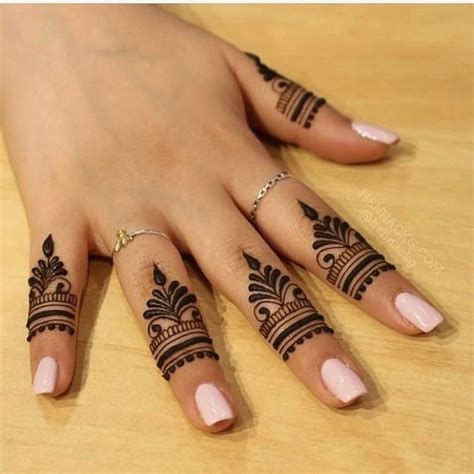 Finger Mehendi Designs, Pretty Henna Designs, Latest Henna Designs, Circle Mehndi Designs ...