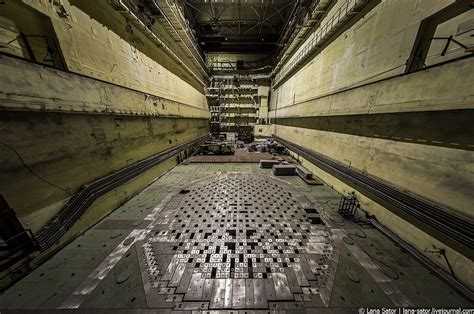Exploring Abandoned Nuclear Power Plant in Kursk - Urbex Tour