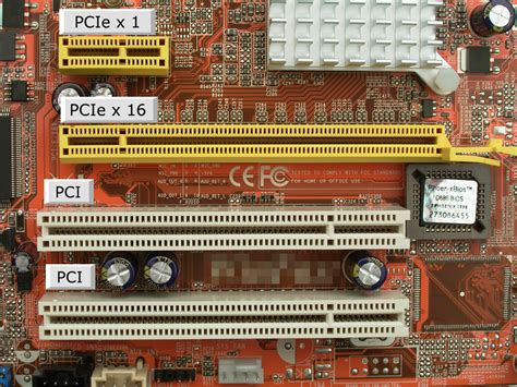 File:PCI und PCIe Slots.jpg - Wikimedia Commons