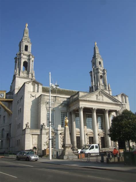 Leeds Civic Hall © Richard Hoare cc-by-sa/2.0 :: Geograph Britain and ...