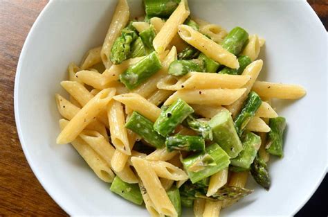 Garlic Olive Oil Pasta with Chicken and Asparagus Recipe - Buy Bulk ...