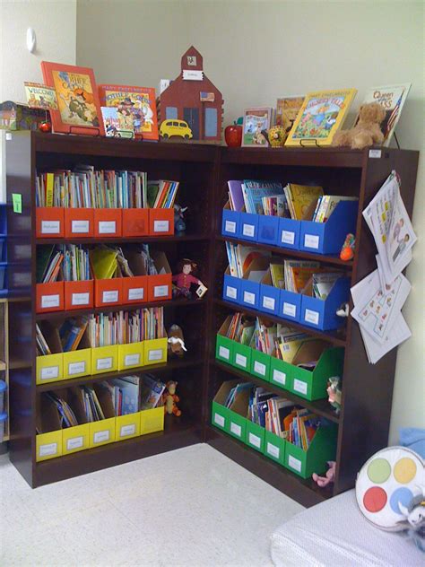 Bishop's Blackboard: An Elementary Education Blog: Classroom Library Organization and Seating