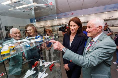 World's Largest Private Collection of Diecast Model Aircraft unveiled ...