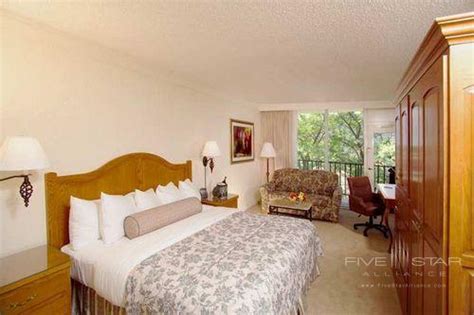 Photo Gallery for Hilton Palacio Del Rio in San Antonio | Five Star ...