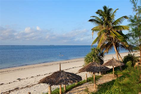 10 Best Beaches in Kenya (with Photos & Map) - Touropia