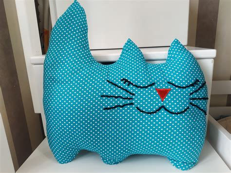 Easy cat sewing pattern: cat shaped pillow straight tail, PD - Inspire ...