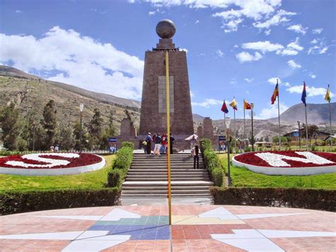 The center of the world, Ecuador » Tripfreakz.com