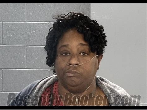 Recent Booking / Mugshot for KEISHA SHANETTE CROSS in Marion County ...