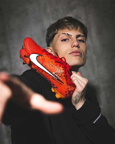 Alejandro Garnacho teams up with Nike to lauch the Ronaldo-branded 007 boots - Which helps the ...