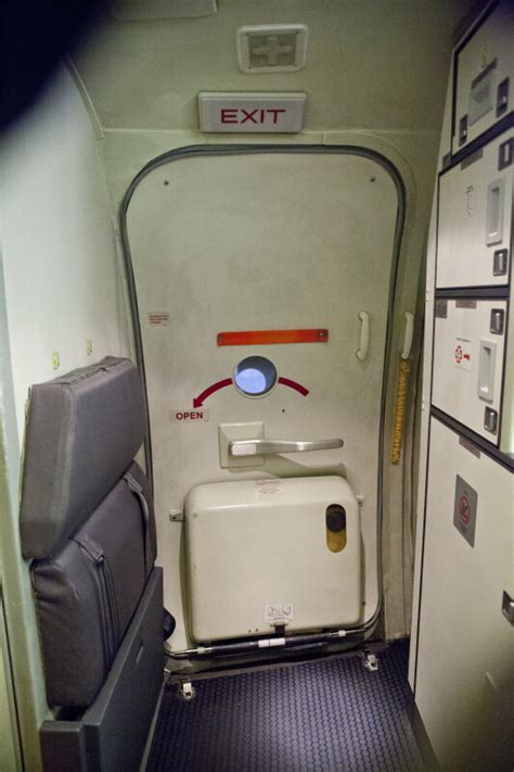 Airplane Emergency Exit Door | ClipPix ETC: Educational Photos for ...