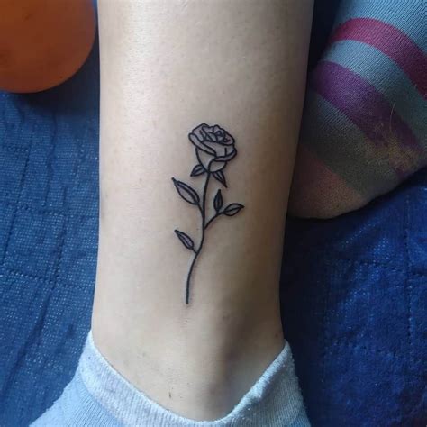 Small Rose Tattoos / Small Rose Wrist Tattoo Ideas for Women - Minimal Flower ... : Rose is an ...