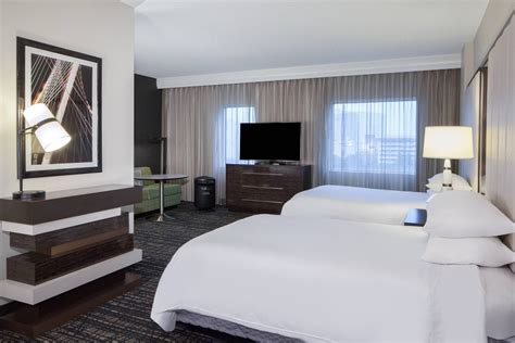 Hotels Near Dallas Market Hall - Dallas Marriott Suites