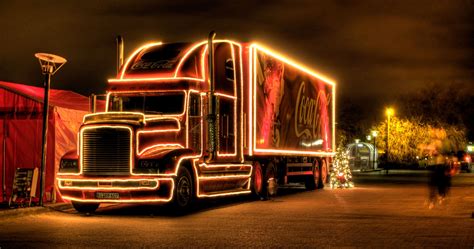 The Real Thing: Coca-Cola's Christmas Trucks | HotCars