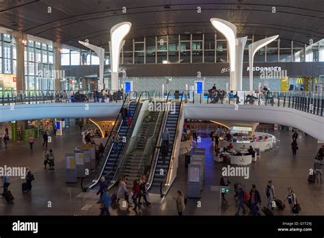 Interior of Warsaw Central railway station, Warsaw Poland Stock Photo ...