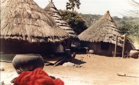 Bedik Houses and large clay pots, Iwol, Southeast Sénégal … | Flickr