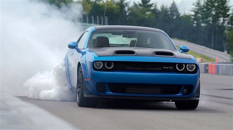 Dodge Challenger Hellcat Red Eye Engine