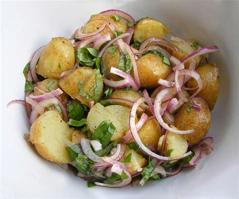 Foodista | 10 Best Potato Salad Recipes