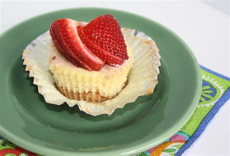 Rah Cha Chow: Orange Kissed Cheesecake Cupcakes with Strawberries