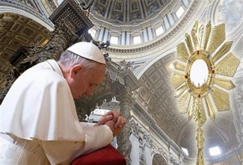 Catholic News World : Amazing Eucharistic Miracle seen by #PopeFrancis ...