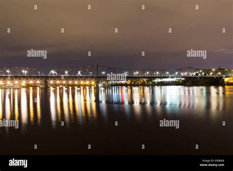 Alexandra Bridge in Ottawa at night Stock Photo - Alamy