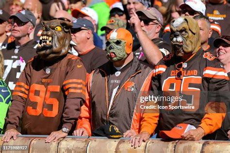 Cleveland Browns Dog Pound Photos and Premium High Res Pictures - Getty Images