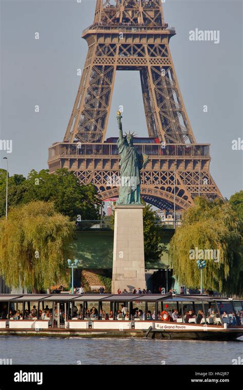 French Statue of Liberty Replica and Eiffel Tower, view from the River Seine - Paris, France ...