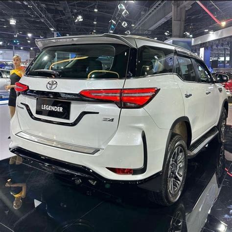 Toyota reveals Fortuner Legender at Auto Expo 2023. : r/carsandbikesIndia