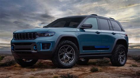 Jeep Grand Cherokee Trailhawk PHEV Is For Responsible Off-Roading