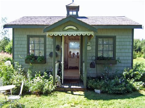 Cottage Garden Sheds : Potted Plants For All Seasons | Shed Plans Kits