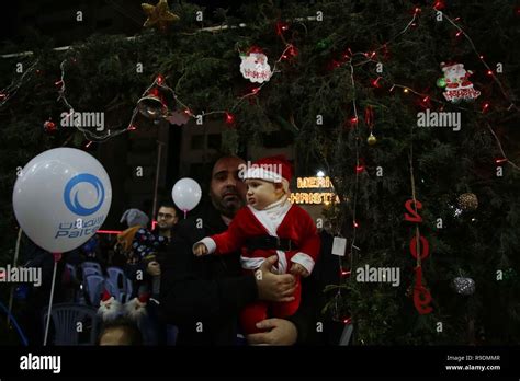 Gaza City, The Gaza Strip, Palestine. 22nd Dec, 2018. Palestinians ...