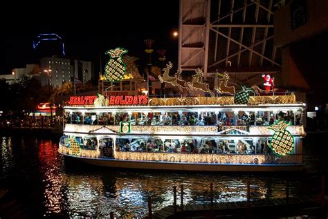 The Seminole Hard Rock Winterfest Boat Parade 2024 in Fort Lauderdale ...