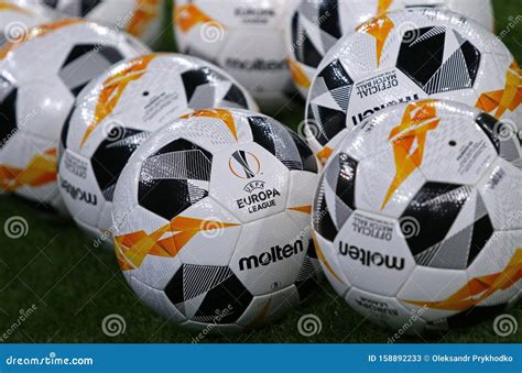 Uefa Europa League Ball / Adidas Europa League 2009 10 Is Official ...