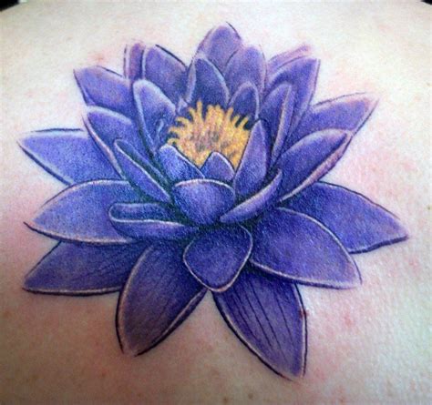 water lily tattoos | Tatuaggi floreali, Idee, Tatuaggi