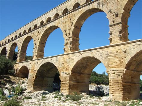 Pont du Gard Historical Facts and Pictures | The History Hub