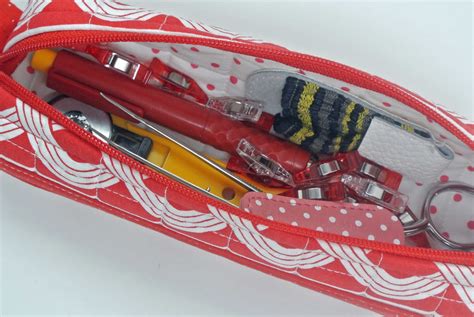 a notion to sew: Free Pencil Case Pattern