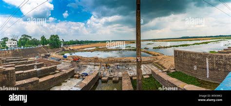 Durgapur barrage hi-res stock photography and images - Alamy