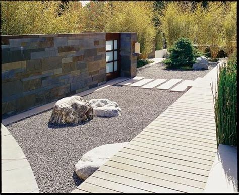 Beautiful Modern Rock Garden Ideas For Backyard Landscaping 25 - HMDCRTN