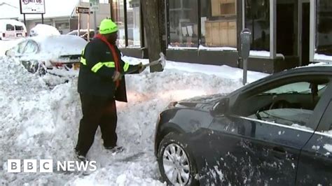 US snowstorm: Authorities battle to deal with aftermath - BBC News