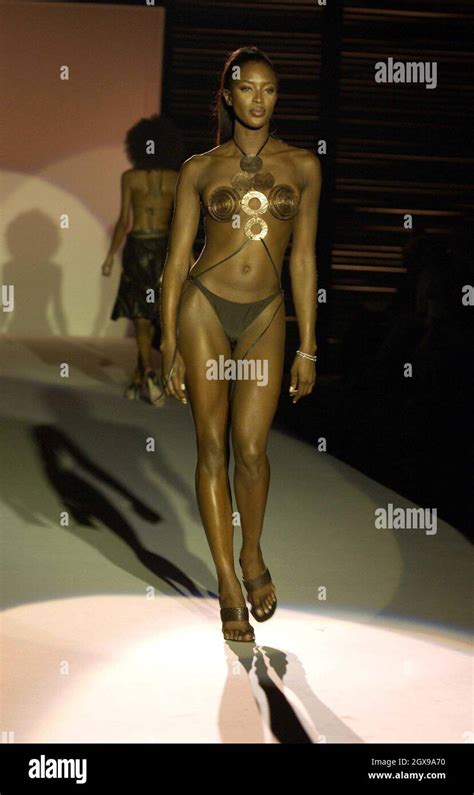 Naomi Campbell at London Fashion Week Stock Photo - Alamy