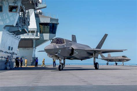 UK’s operational F-35 jets mark first landing on HMS Queen Elizabeth