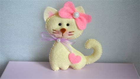 Make a Cute Felt Cat - DIY Crafts - Guidecentral - YouTube