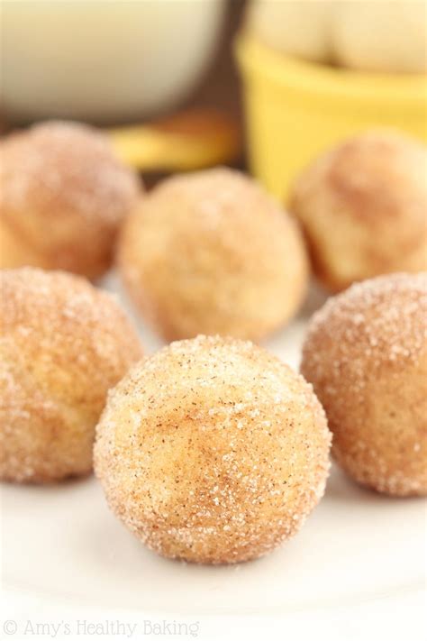 Baked Snickerdoodle Doughnut Holes | RecipeLion.com