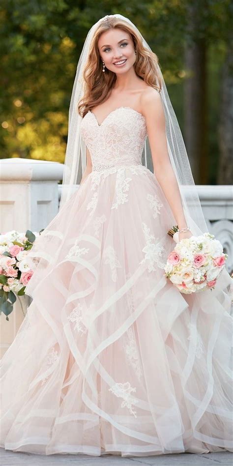 Nice 51 Stunning Wedding Dress Styles Ideas For Spring. More at http://trendwear4you… | Floral ...