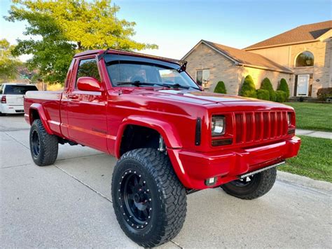 BEAUTIFUL 1989 JEEP COMANCHE 4.0L H.O 4X4 LIFTED CUSTOM RUST FREE - NO RESERVE!! - Classic Jeep ...