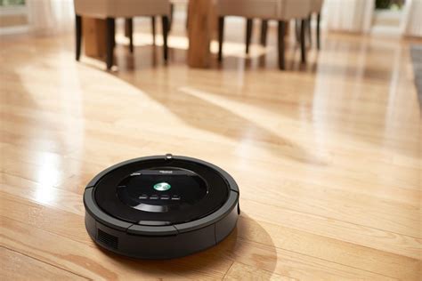 iRobot Roomba 800 Series ditches bristles for improved performance