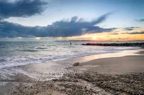 Premium Photo | Solent beach sunset