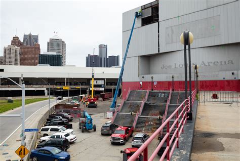 Deadline Detroit | Gallery: Deconstruction of Joe Louis Arena exterior ...