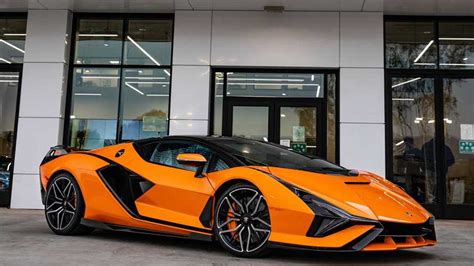 First Lamborghini Sian In North America Has A Crazy Paint Job - Flipboard