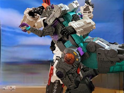 Trypticon vs metroplex | Transformers collection, Transformers, Seasons