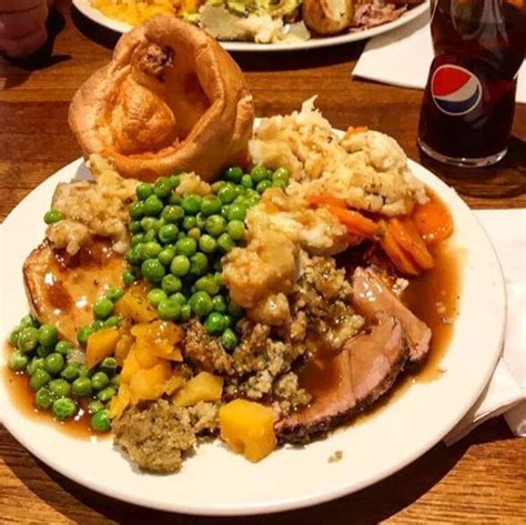 Toby Carvery is offering customers £5 off a £15 food spend - here are the rules | The Scottish Sun